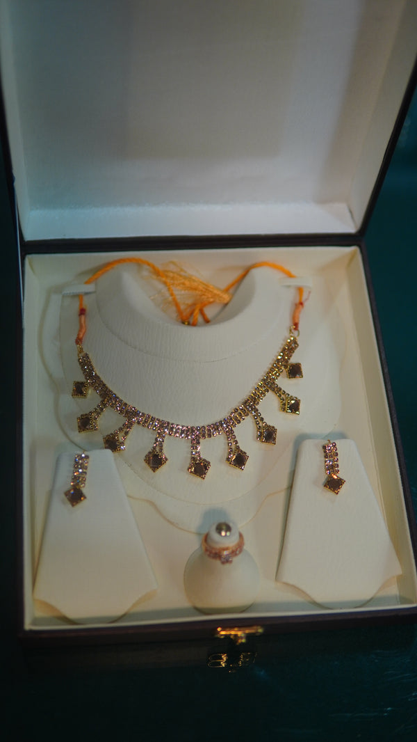 Unique Golden jewelry set